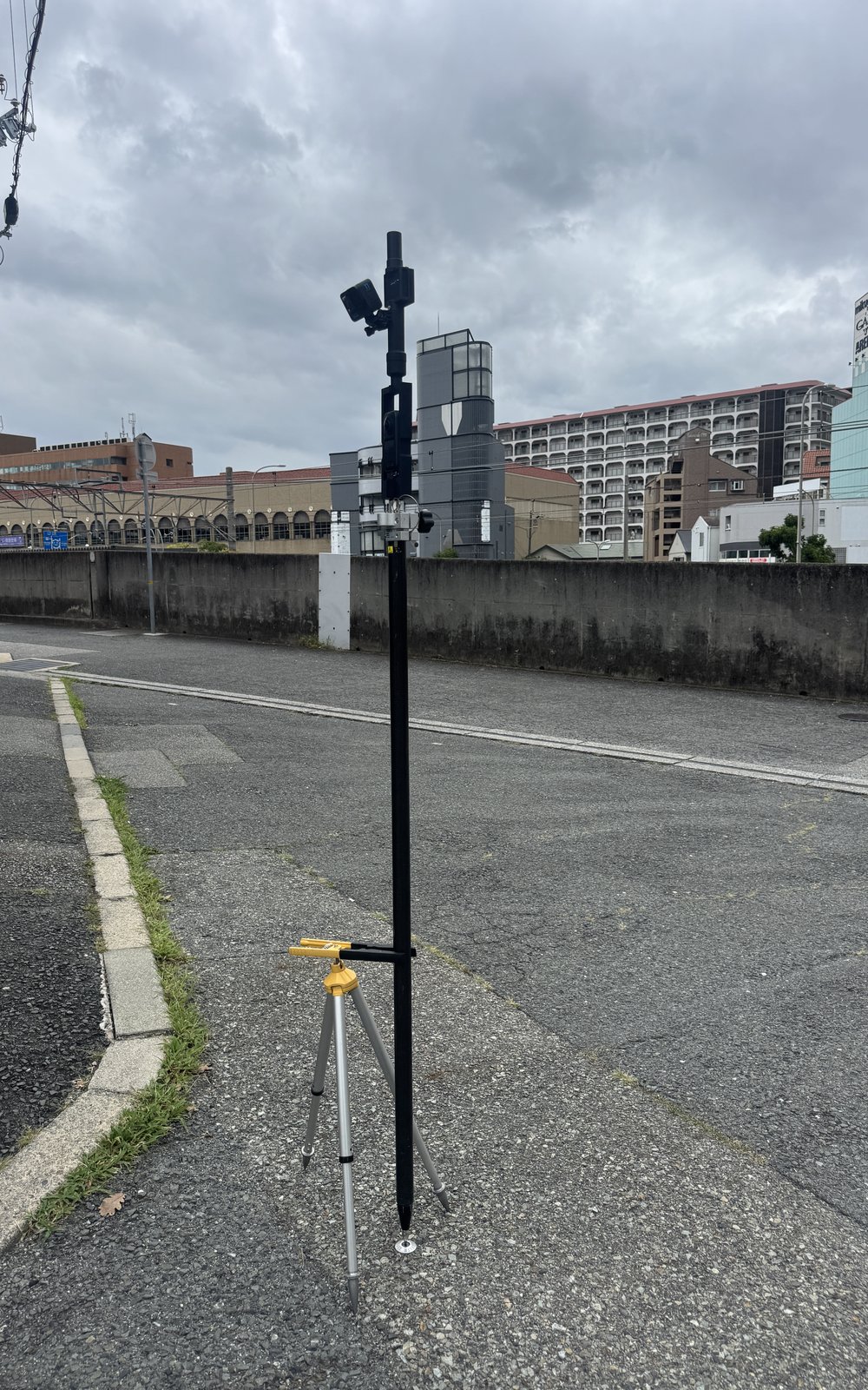 Full rig standing on site with bipod